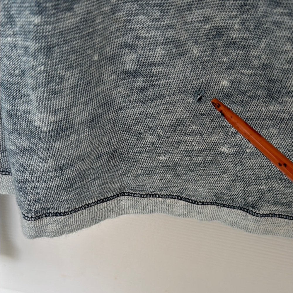 We the Free Women's Gray Long Sleeve Top size xs but fits up to a Large - Picture 4 of 4